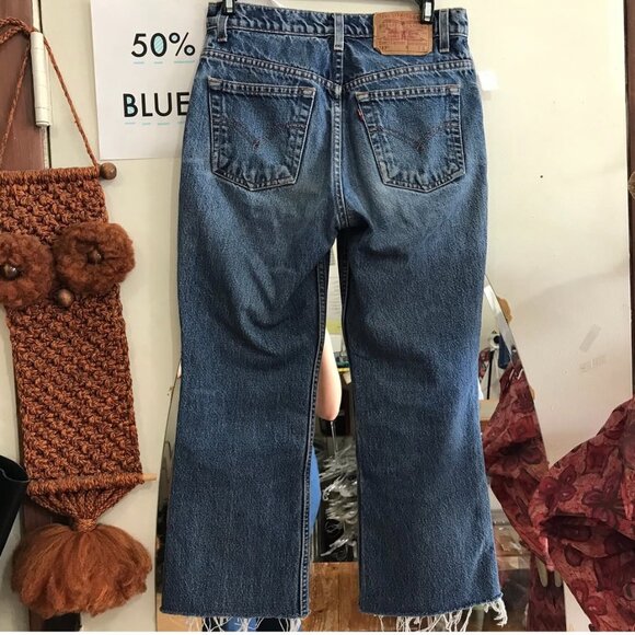 Vintage Women's Levi's 517 - Cropped Fit, Low/Mid Rise, Waist 28" - Picture 2 of 3